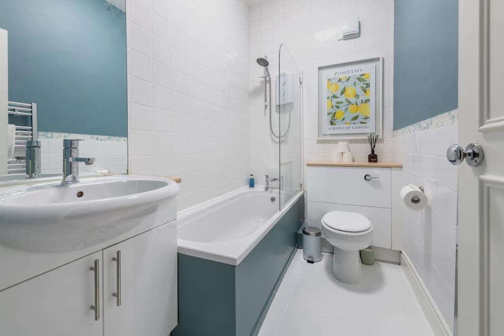 Stylish Central Apartment With Parking - Garden And Workspace Bath Dış mekan fotoğraf